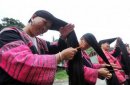 статья Китаянки зарабатывают демонстрацией причесок